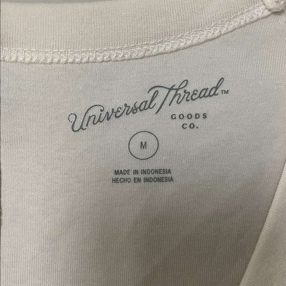 Universal Thread White V-Neck Tank - Picture 2 of 3